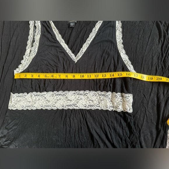 Vintage Nicole Miller long nightgown. EUC - Picture 7 of 10